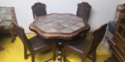 Masivní stůl + 4x masivní kožené židle