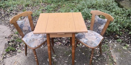 Rozkládací stůl + 2x židle