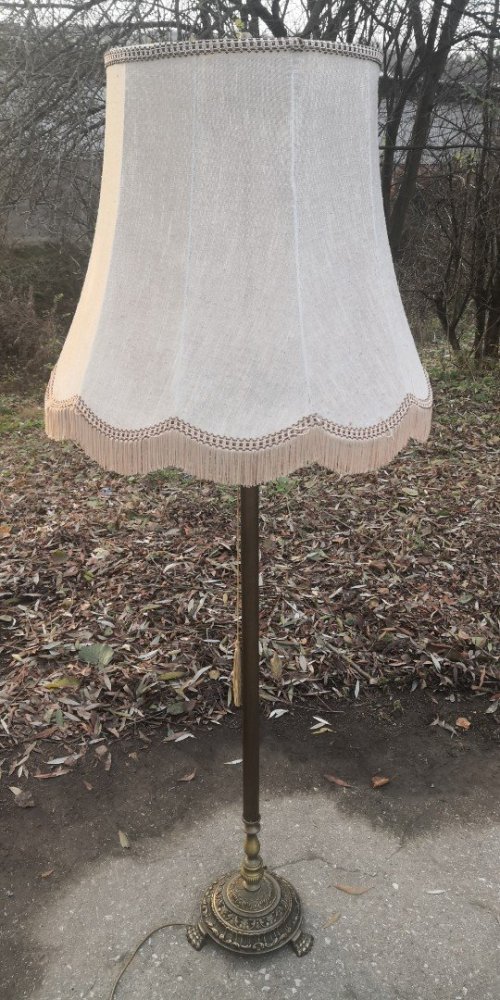Mosazná vysoká lampa