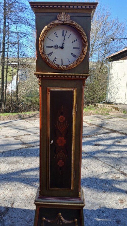 Malované podlahové mechanické zdobené hodiny