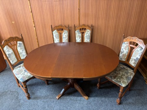 Masivní rozkládací stůl + 4x masivní židle