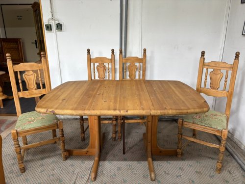 Celomasivní rozkládací stůl + 4x masivní židle