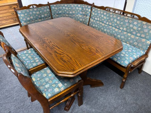 Masivní tmavá rohová lavice + masivní rozkládací stůl + 2x židle