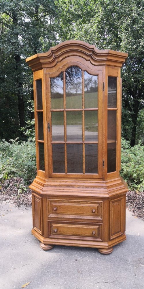 Masivní vitrína s šuplíky - Top stav!!!