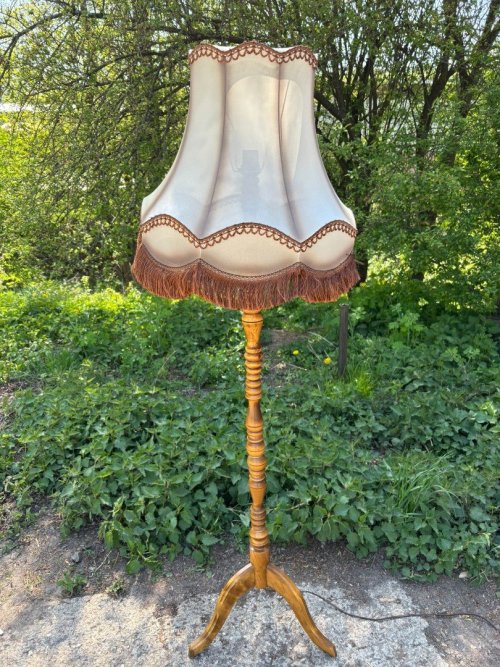 Vysoká lampa